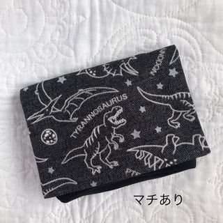 ハンドメイド⭐︎移動ポケット　ブラック×恐竜柄(外出用品)