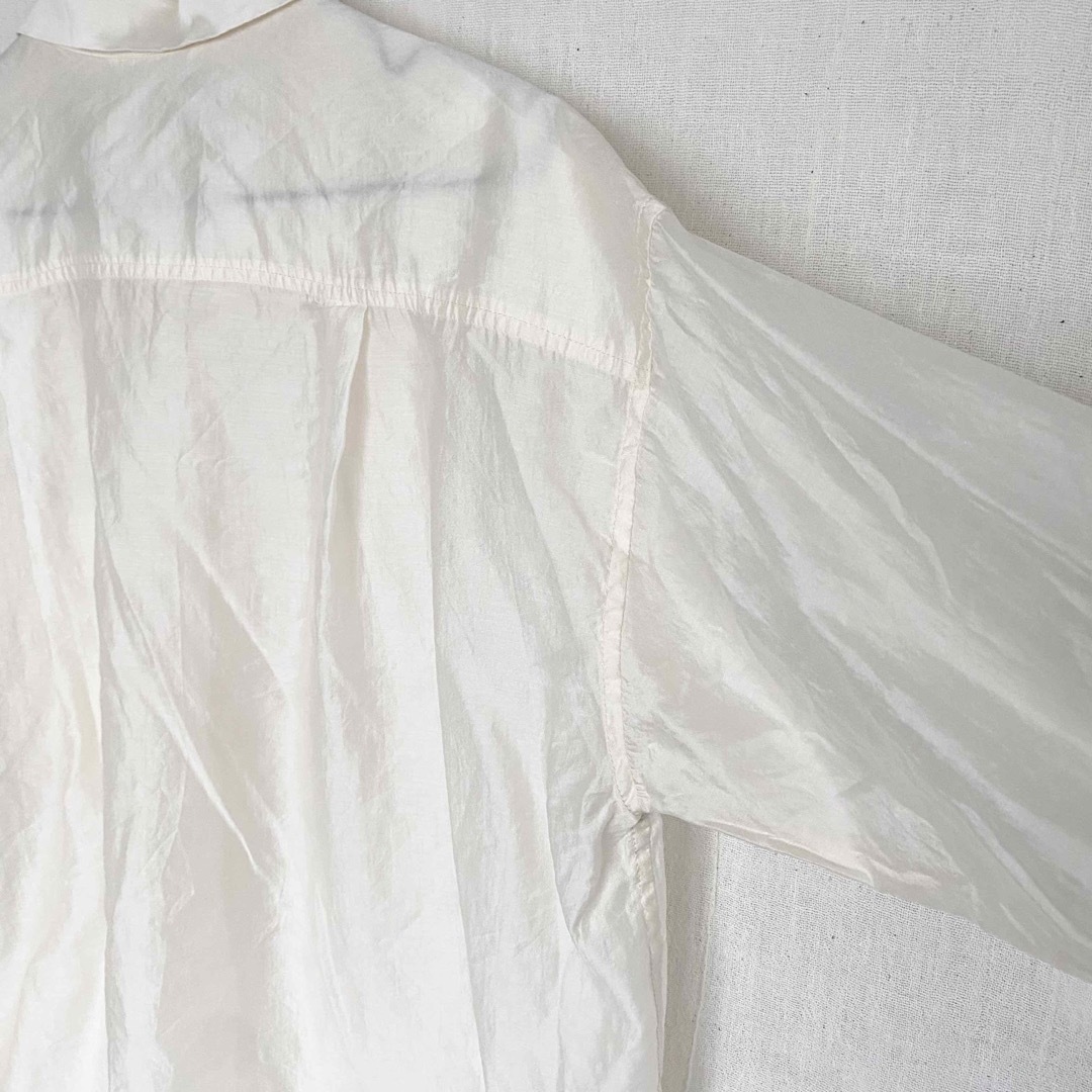 le.coeur blanc(ルクールブラン)のle. coeur blanc ルクールブラン　シンプル　長袖　シャツ　トップス レディースのトップス(シャツ/ブラウス(長袖/七分))の商品写真