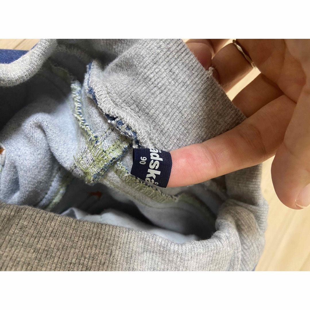 kladskap(クレードスコープ)のkladskap デニム刺繍ズボン　サイズ90 キッズ/ベビー/マタニティのキッズ服男の子用(90cm~)(パンツ/スパッツ)の商品写真