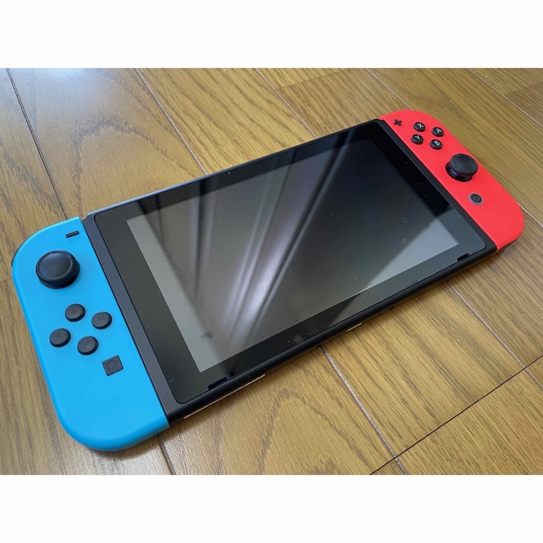 Nintendo Switch(ニンテンドースイッチ)のNintendo Switch JOY-CON(L) ネオンブルー/(R) ネオ エンタメ/ホビーのゲームソフト/ゲーム機本体(家庭用ゲーム機本体)の商品写真