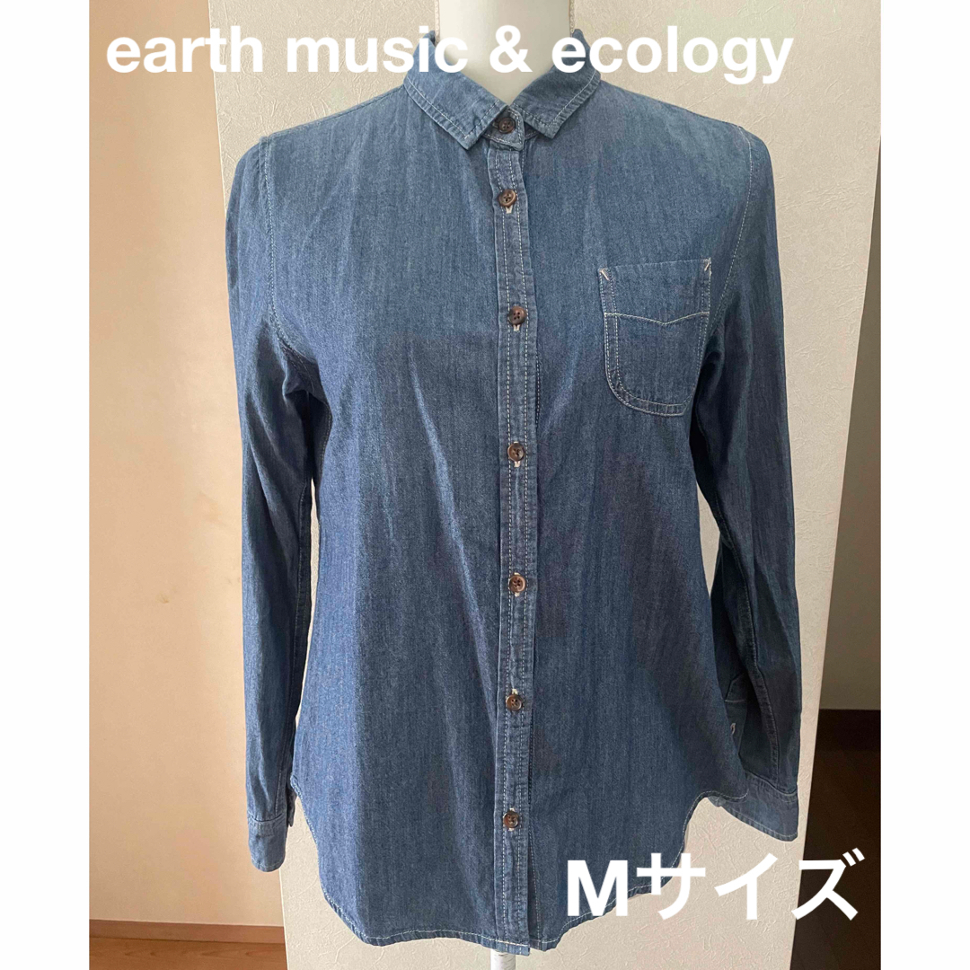 earth music & ecology(アースミュージックアンドエコロジー)のアースミュージックアンドエコロジー　デニムシャツ　Mサイズ レディースのトップス(シャツ/ブラウス(長袖/七分))の商品写真