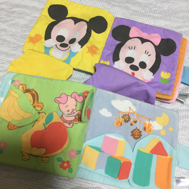 Disney しょこ様専用 ディズニー 布絵本 いないいないだあれ いっしょになかよしの通販 By てちてち ө ディズニーならラクマ