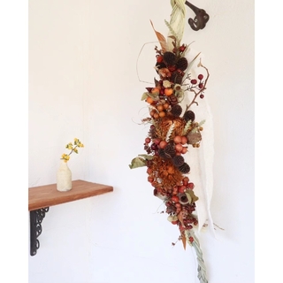 秋支度ꎺ⠜赤い実と木の実のオブジェリース　木の実のリース　秋冬インテリア(リース)