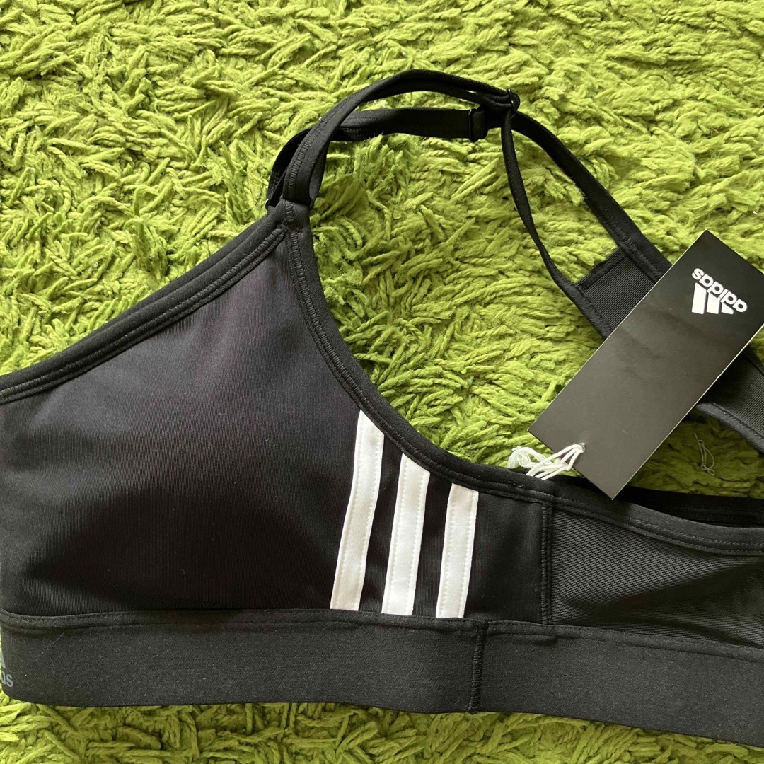 adidas(アディダス)のadidas スポーツブラ　 スポーツ/アウトドアのトレーニング/エクササイズ(トレーニング用品)の商品写真