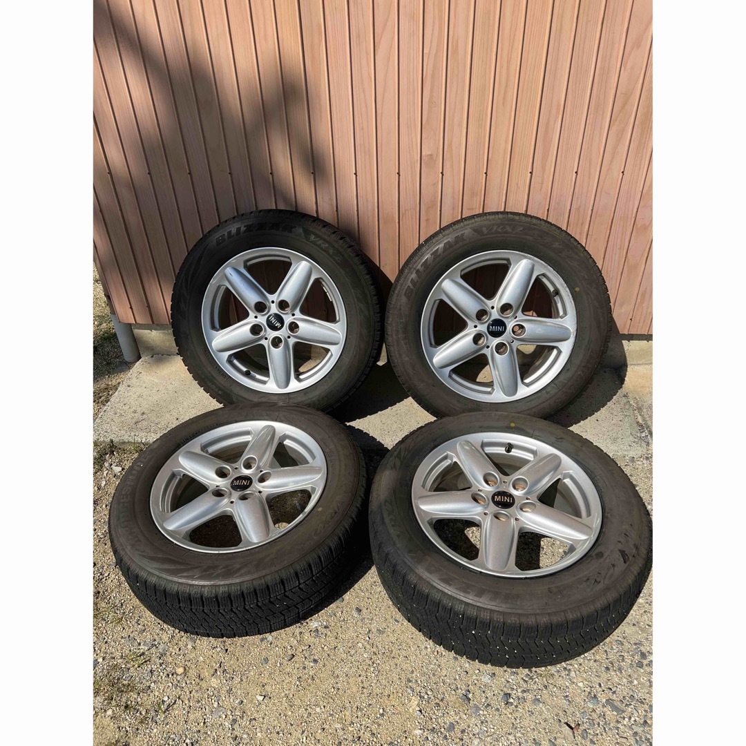 ミニクーパークロスオーバーR60スタッドレス205/60R16