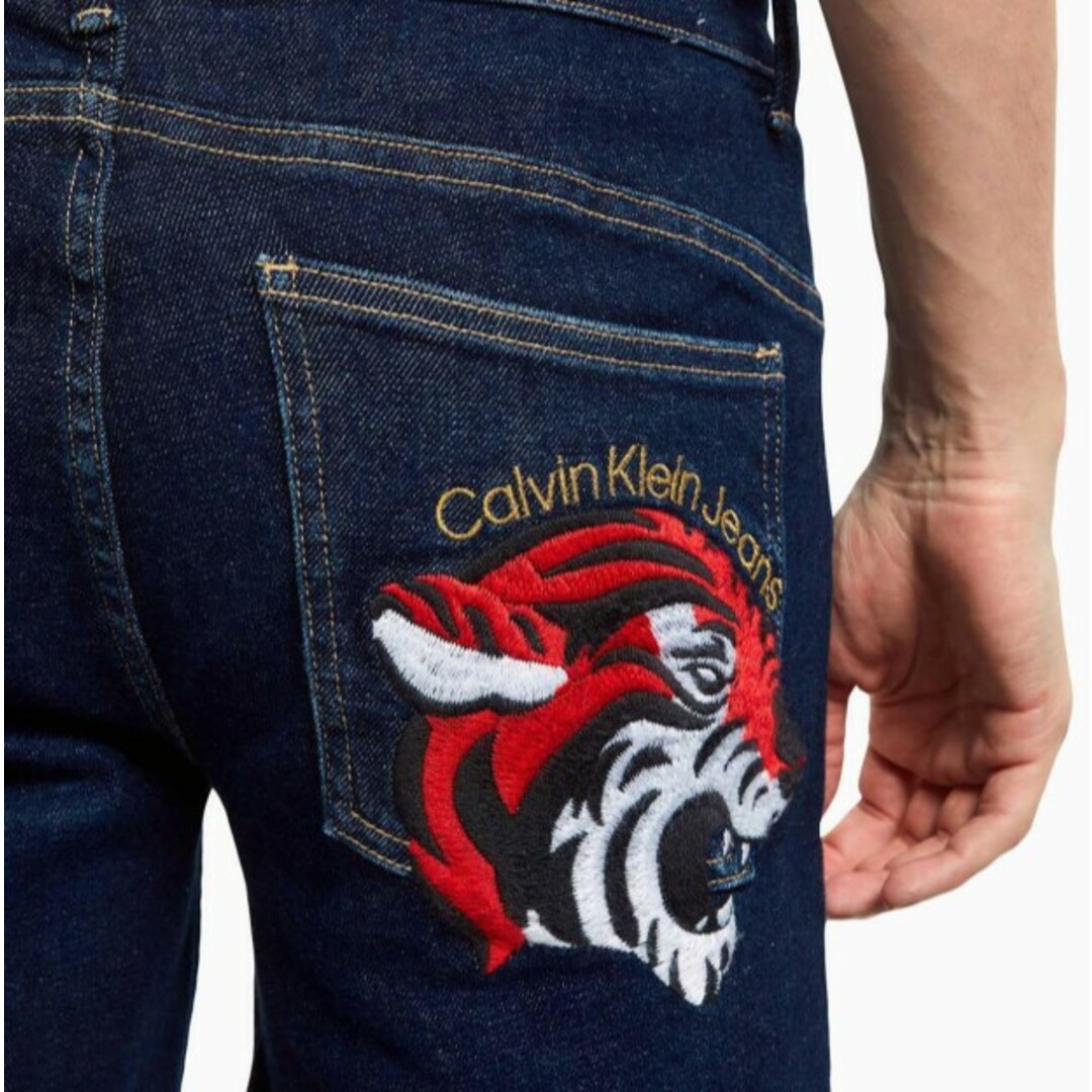Calvin klein Jeans カルバンクラインジーンズ 22SS Body Taper Jeans タイガー刺繍  テーパードスキニーデニムパンツ J319941 30 Indigo ジップフライ ボトムス【新古品】【中古】【Calvin klein Jeans】