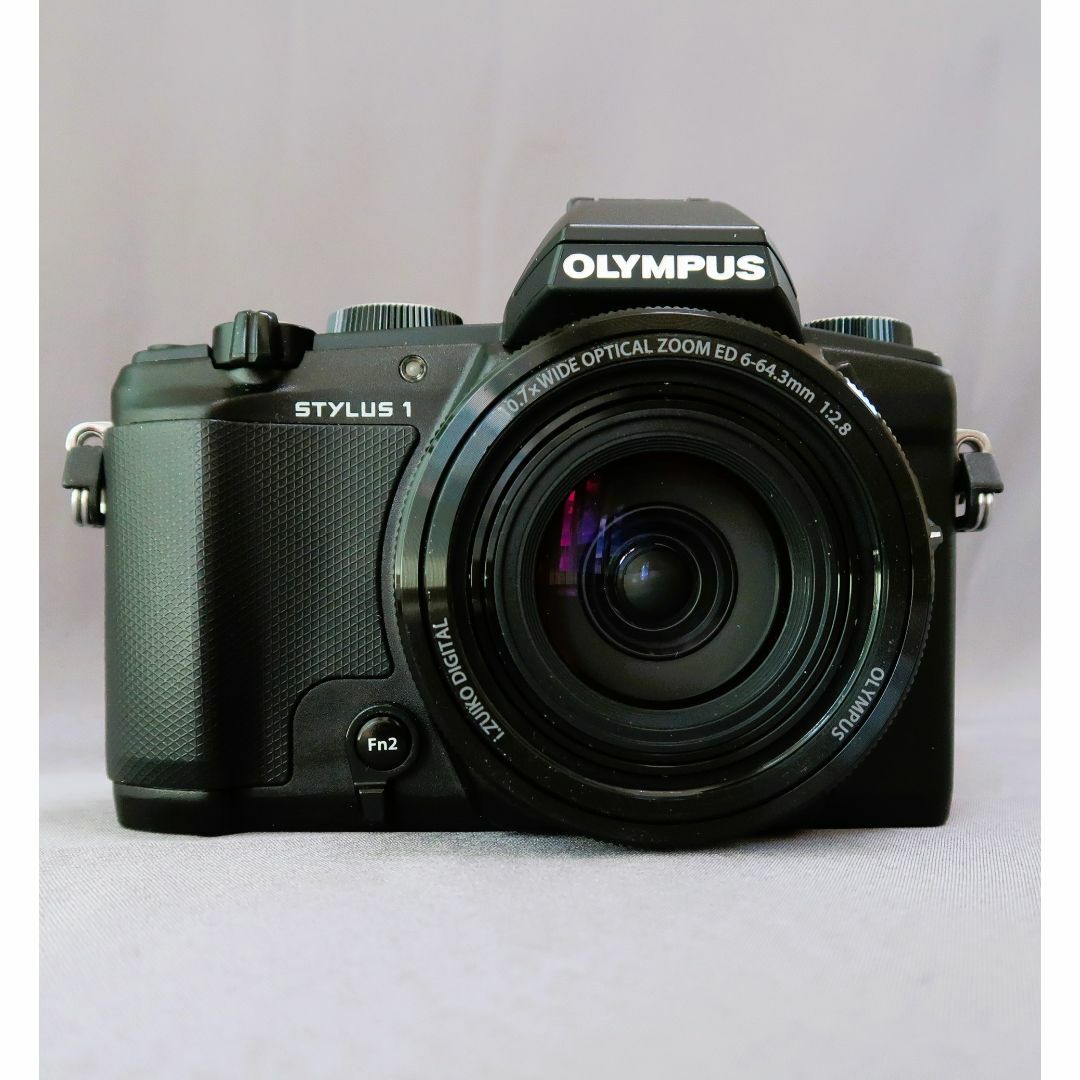 OLYMPUS - 美品 全域F2.8光学10倍コンデジ　　WiFi・チルト液晶搭載