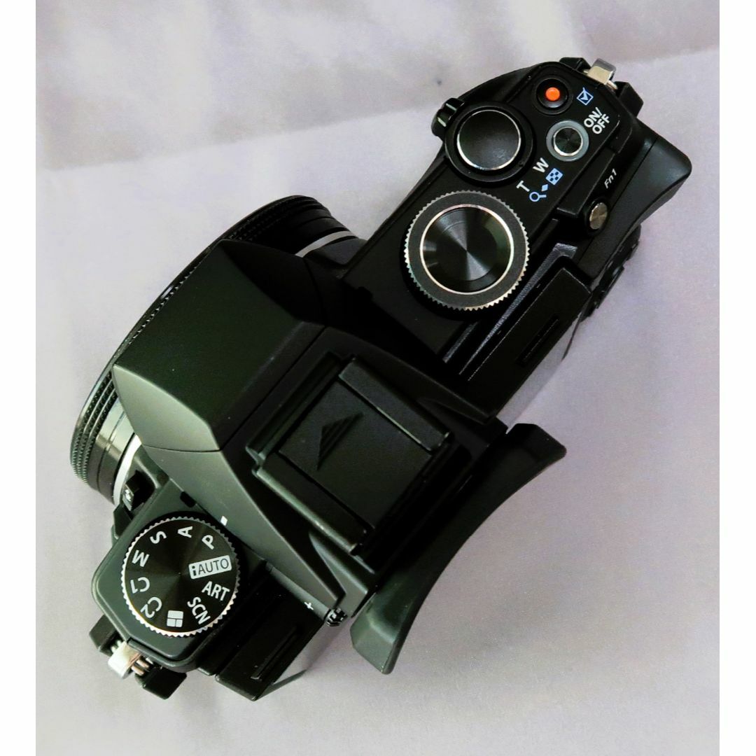 OLYMPUS(オリンパス)の美品 全域F2.8光学10倍コンデジ　　WiFi・チルト液晶搭載 スマホ/家電/カメラのカメラ(コンパクトデジタルカメラ)の商品写真