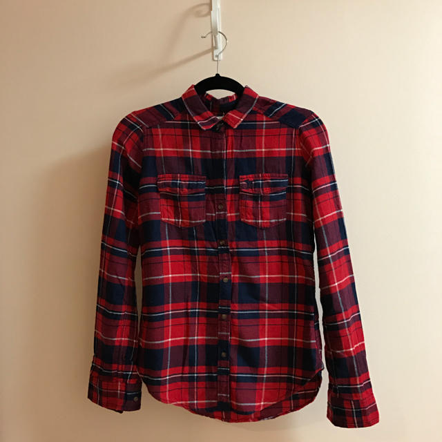 Abercrombie&Fitch(アバクロンビーアンドフィッチ)の新品 アバクロ シャツ レディースのトップス(シャツ/ブラウス(長袖/七分))の商品写真