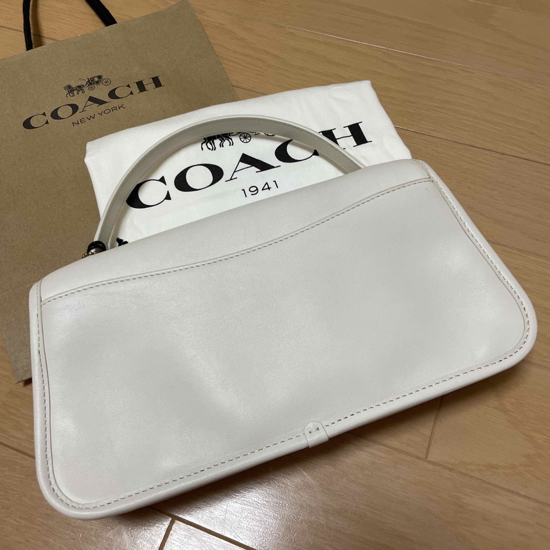 COACH(コーチ)のコーチ百貨店レアモデル！新宿伊勢丹購入　レザー2wayバッグ　ターンロック レディースのバッグ(ショルダーバッグ)の商品写真