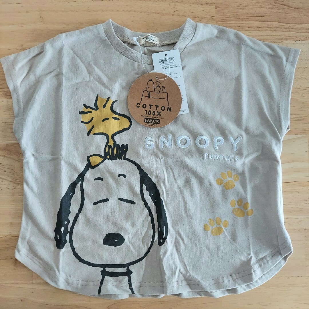 PEANUTS(ピーナッツ)の新品未使用 SNOOPY 半袖Tシャツ 100 キッズ/ベビー/マタニティのキッズ服男の子用(90cm~)(Tシャツ/カットソー)の商品写真