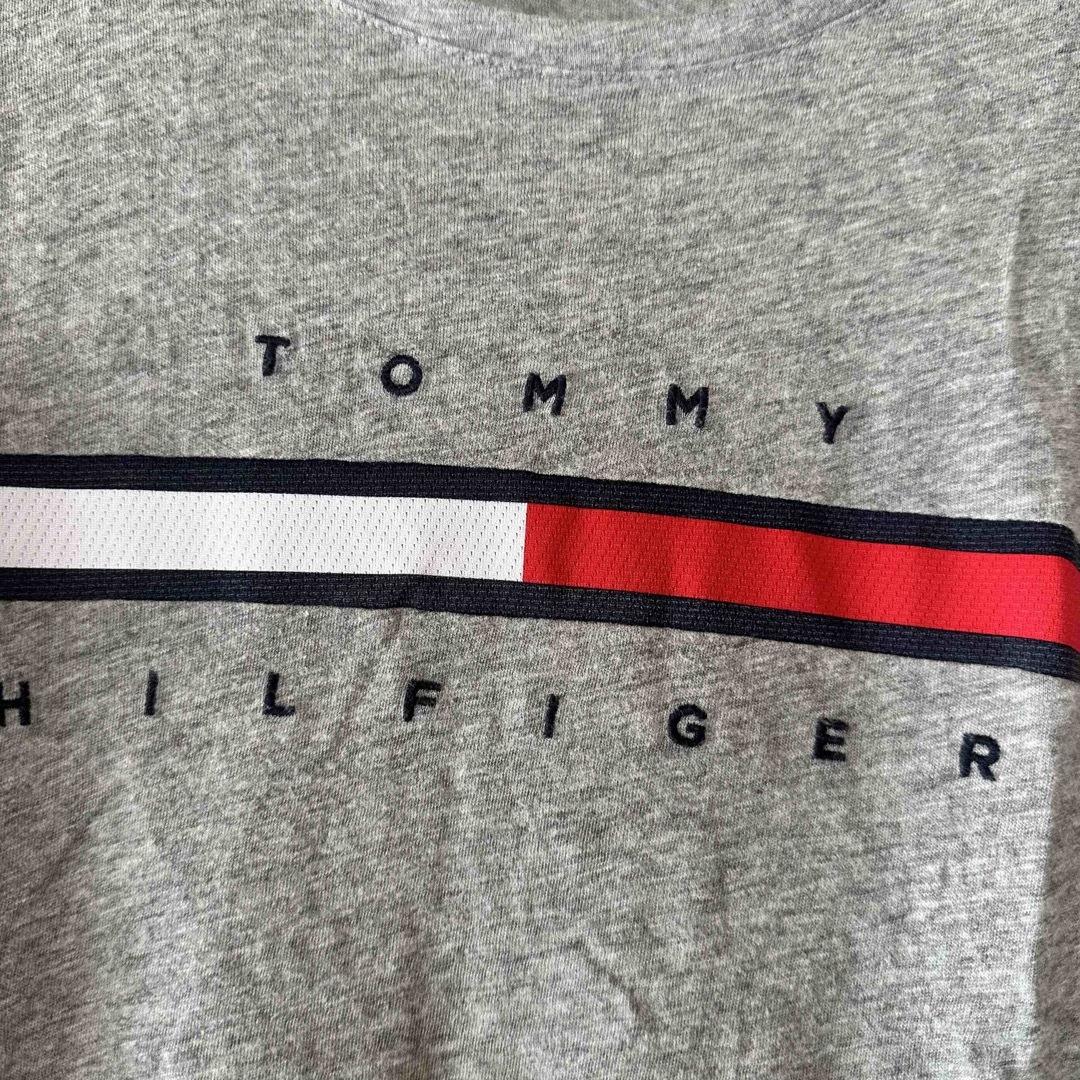 TOMMY HILFIGER(トミーヒルフィガー)のトミーヒルフィガー TOMMY HILFIGER Tシャツ トップス グレー S レディースのトップス(Tシャツ(半袖/袖なし))の商品写真