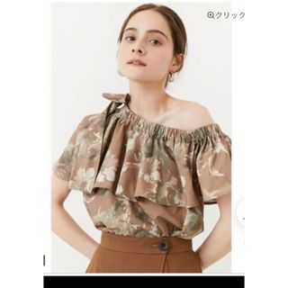 リエンダ(rienda)の新品タグ付き ♡ rienda ♡ ワンショルダーフリルブラウス(シャツ/ブラウス(半袖/袖なし))