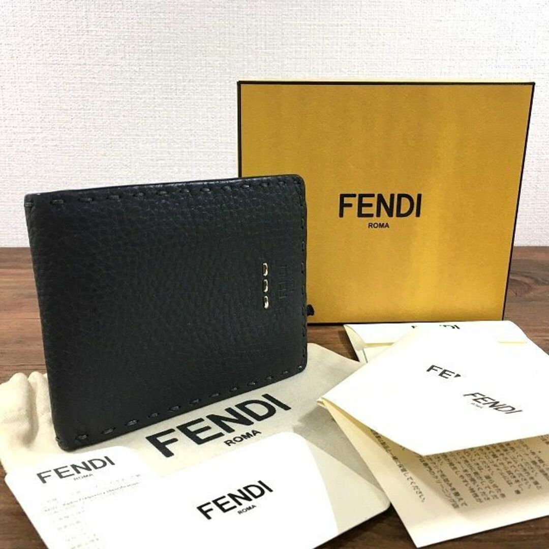 FENDI - 極美品 FENDI 二つ折り財布 セレリア レザー 209の通販 by old ...