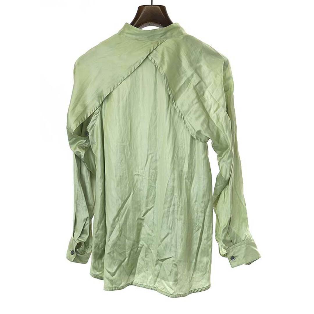 ISSEY MIYAKE(イッセイミヤケ)のISSEY MIYAKE イッセイミヤケ 22AW LUSTER SHIRT スタンドカラー サテンシャツ グリーン 2 レディースのトップス(シャツ/ブラウス(長袖/七分))の商品写真