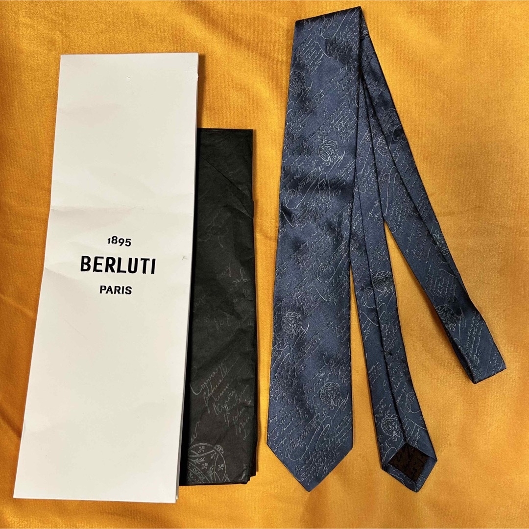 Berluti(ベルルッティ)のベルルッティ シルク スクリット タイ メンズのファッション小物(ネクタイ)の商品写真