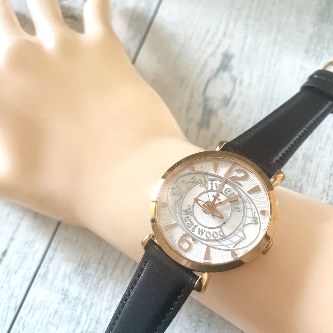 Vivienne Westwood(ヴィヴィアンウエストウッド)の【電池交換済】vivienne ヴィヴィアン 腕時計 ワールドオーブ ゴールド レディースのファッション小物(腕時計)の商品写真
