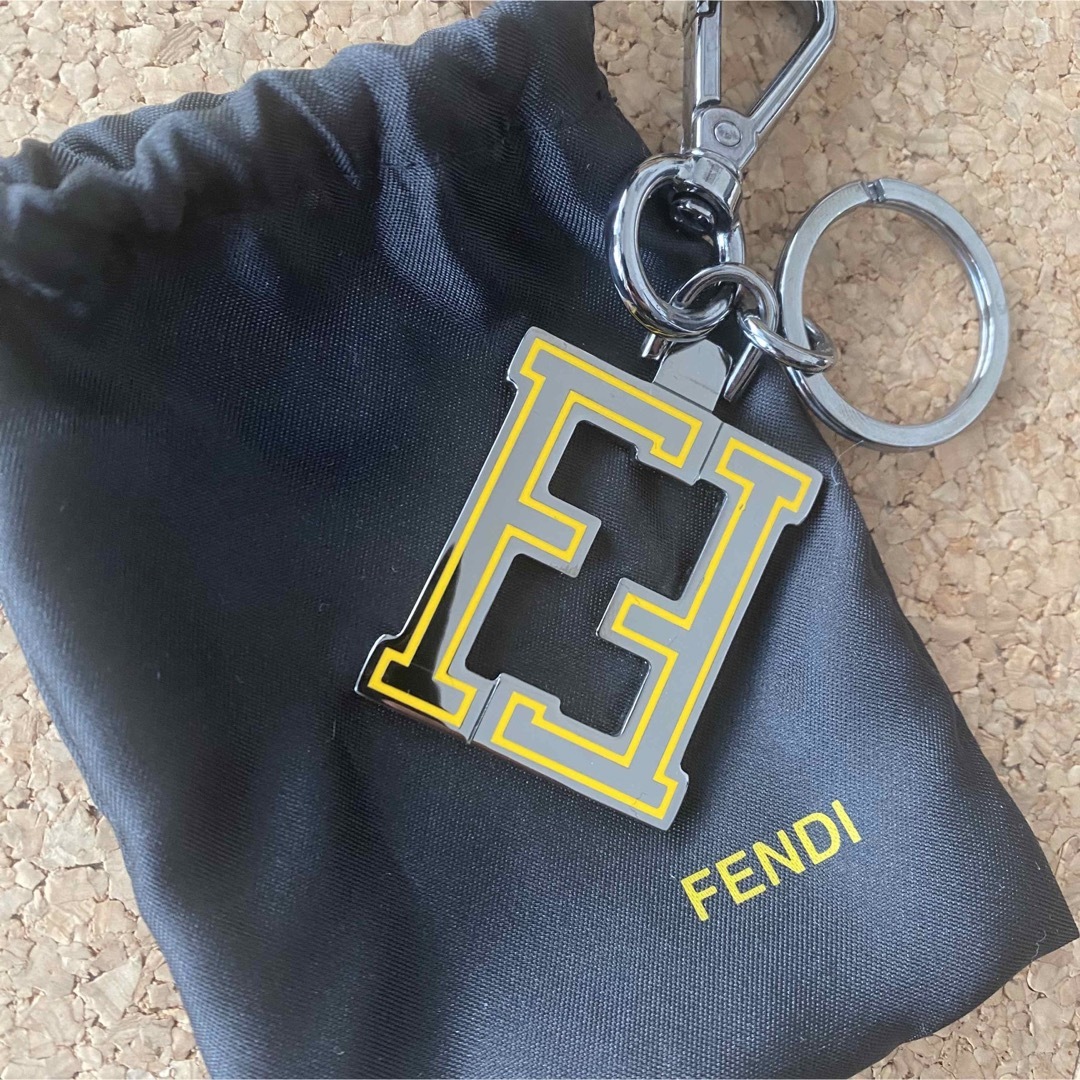 【新品】FENDI キーホルダー キーリング 袋入り