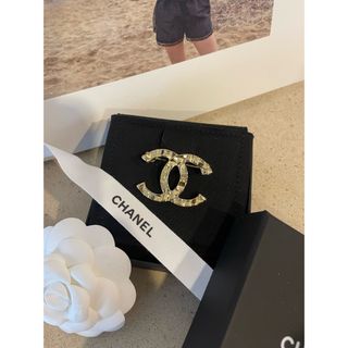 新作【CHANEL】ブローチ　CCマーク　ツイード柄