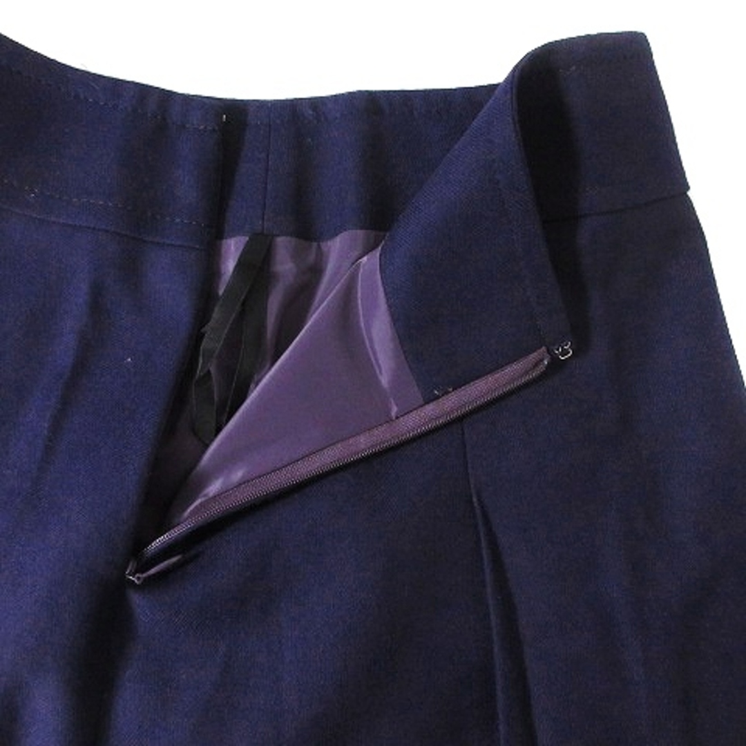 UNTITLED(アンタイトル)のアンタイトル スカート フレア ひざ丈 タック 薄手 ウール 無地 1 紫 レディースのスカート(ひざ丈スカート)の商品写真