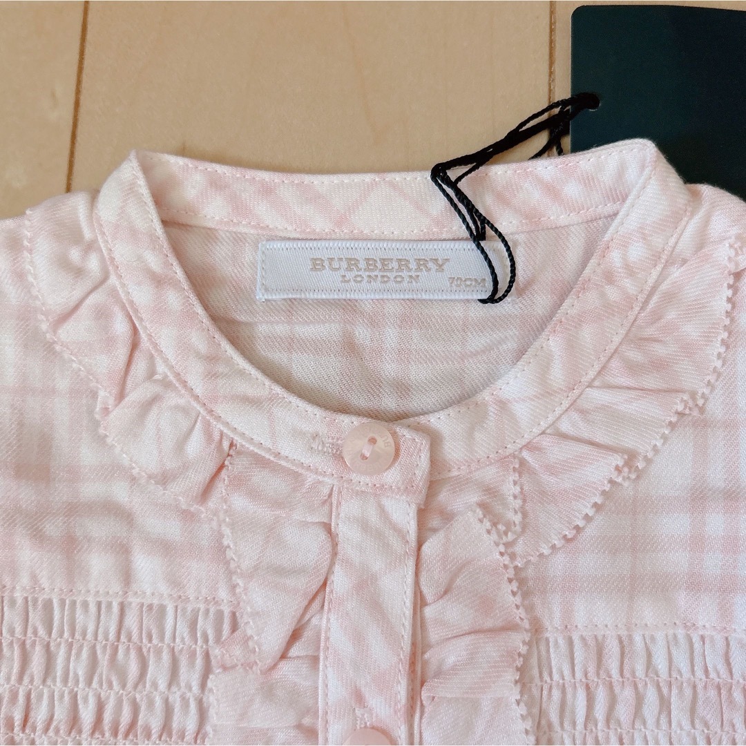 BURBERRY(バーバリー)の【新品.タグ付き】♡バーバリー♡ベビーシャドーチェックフリルブラウス♡ピンク♡ キッズ/ベビー/マタニティのキッズ服女の子用(90cm~)(ブラウス)の商品写真