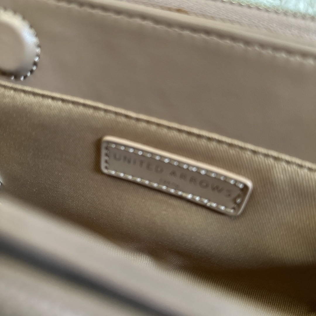 UNITED ARROWS(ユナイテッドアローズ)のチェーンバッグ　ベージュ レディースのバッグ(ショルダーバッグ)の商品写真
