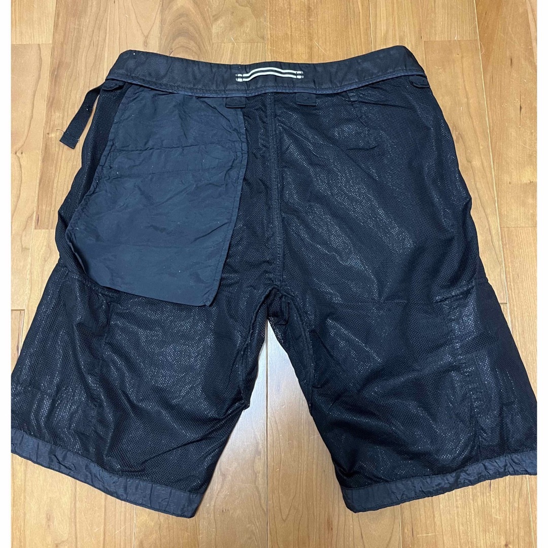 STONE ISLAND(ストーンアイランド)の黒W31 stone island nylon metal shorts メンズのパンツ(ショートパンツ)の商品写真