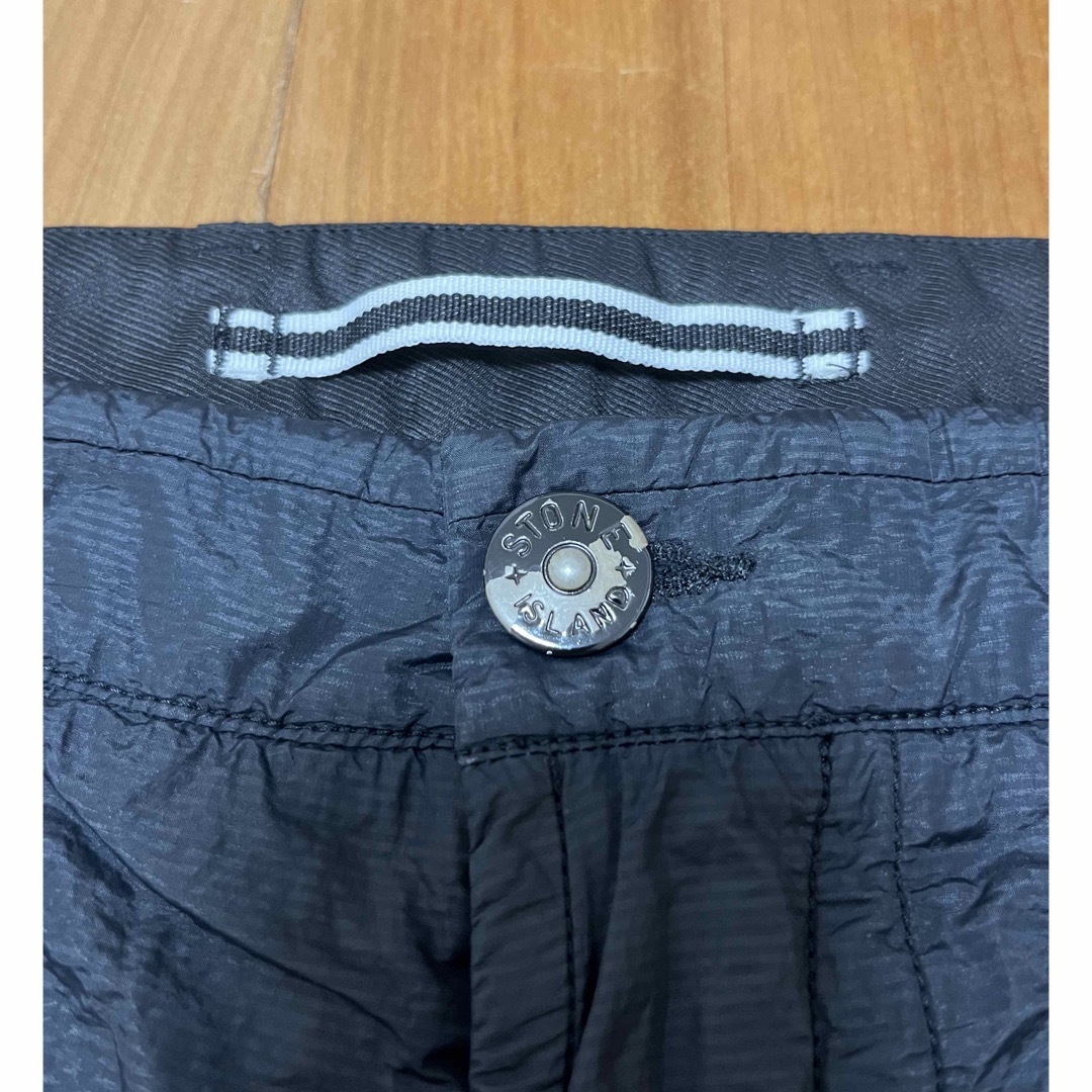 STONE ISLAND(ストーンアイランド)の黒W31 stone island nylon metal shorts メンズのパンツ(ショートパンツ)の商品写真