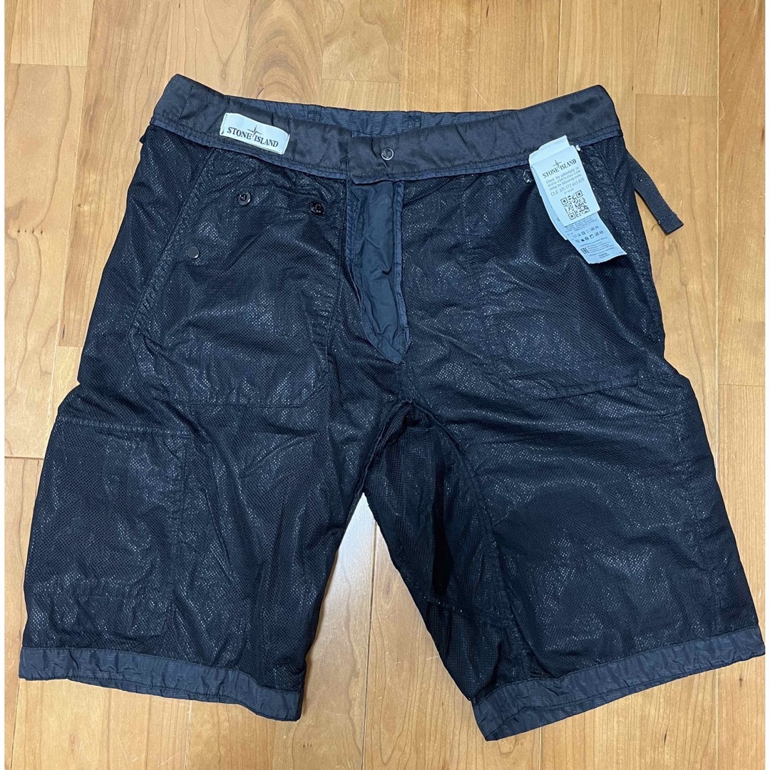 STONE ISLAND(ストーンアイランド)の黒W31 stone island nylon metal shorts メンズのパンツ(ショートパンツ)の商品写真