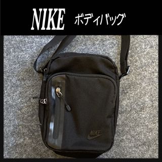 NIKE - 【NIKE】黒色 ボディバッグ 斜めがけショルダーの通販 by ...