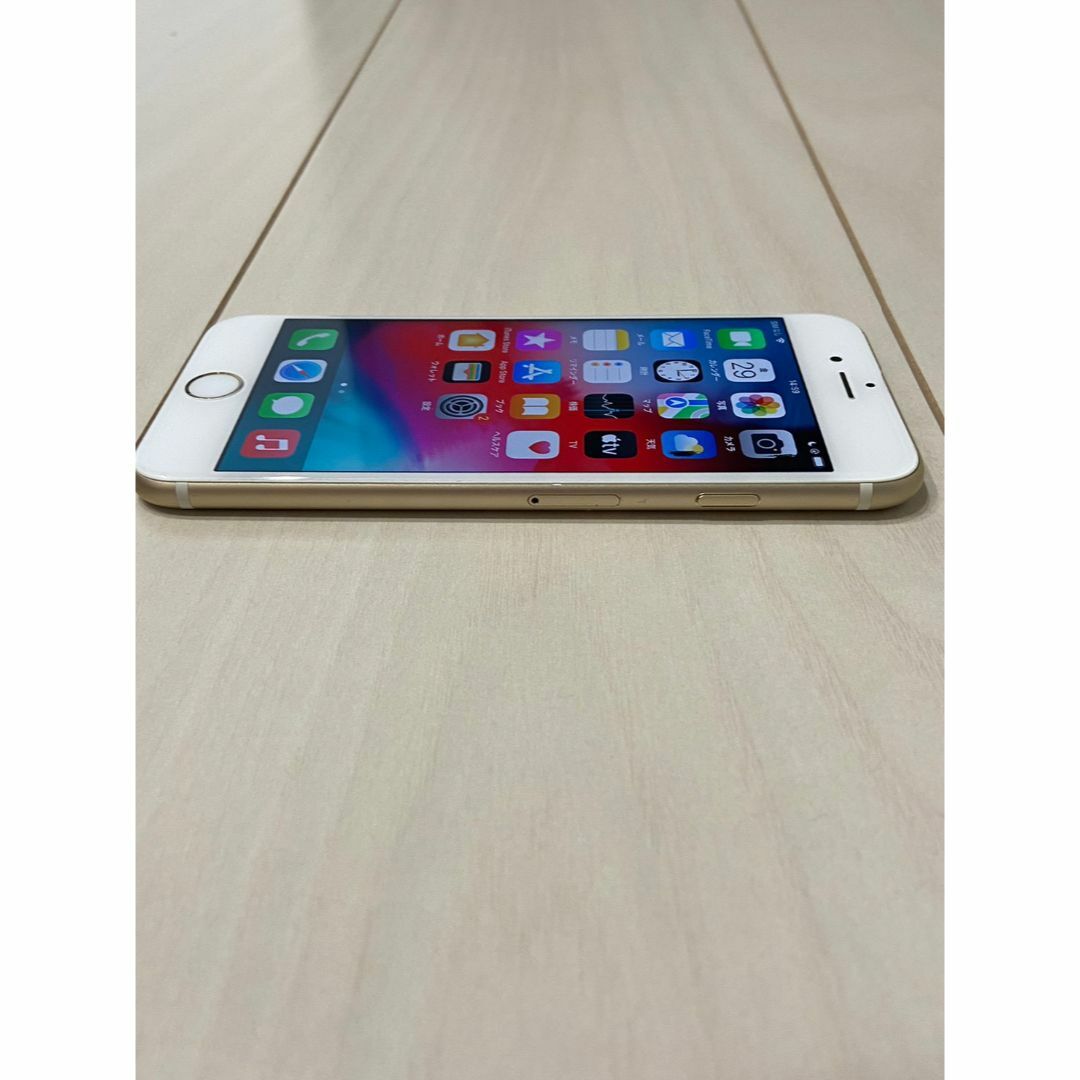 Apple(アップル)のiPhone6s Gold 64GB docomo（一部画面焼付あり） スマホ/家電/カメラのスマートフォン/携帯電話(スマートフォン本体)の商品写真
