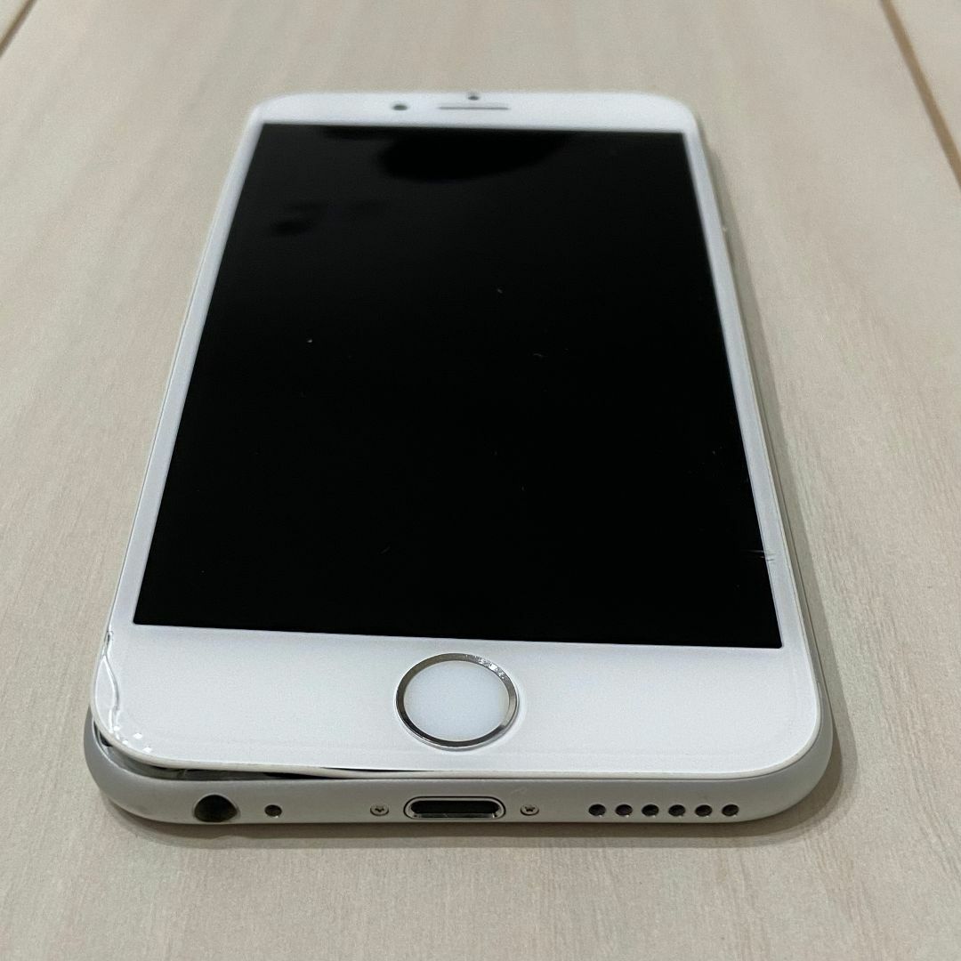 Apple(アップル)のiPhone6s Silver 32GB SoftBank（画面浮き上がり） スマホ/家電/カメラのスマートフォン/携帯電話(スマートフォン本体)の商品写真