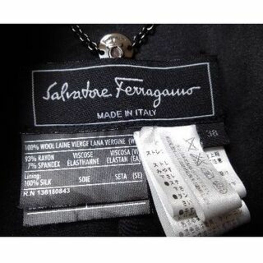 Ferragamo(フェラガモ)の美品☆フェラガモ Ferragamo ニットジャケット レディースのジャケット/アウター(ノーカラージャケット)の商品写真