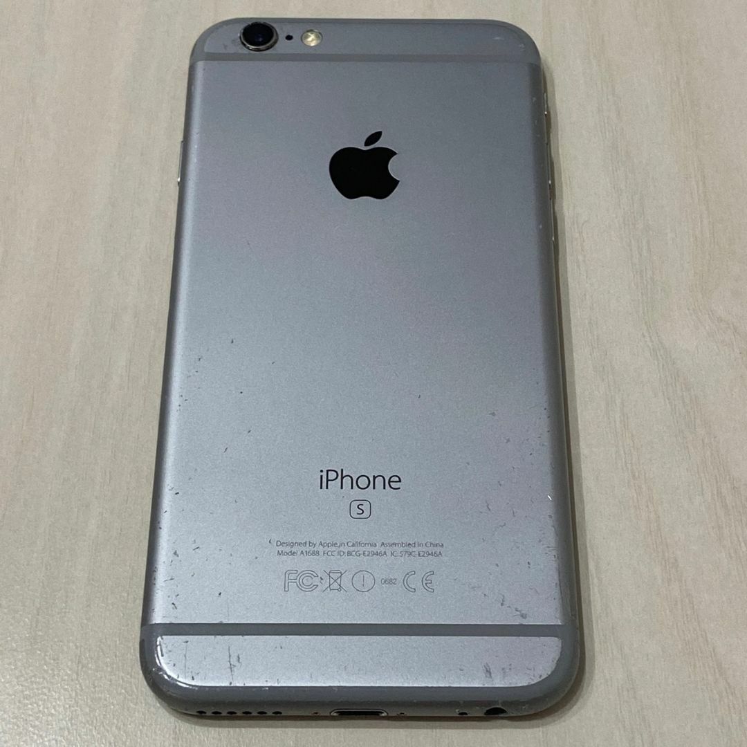 Apple(アップル)のiPhone6s Space Gray 64GB docomo スマホ/家電/カメラのスマートフォン/携帯電話(スマートフォン本体)の商品写真