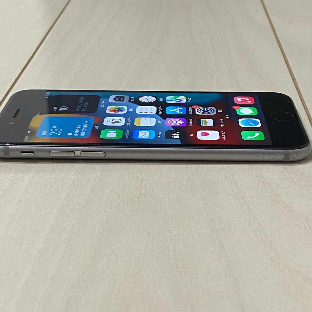 Apple(アップル)のiPhone6s Space Gray 64GB docomo スマホ/家電/カメラのスマートフォン/携帯電話(スマートフォン本体)の商品写真