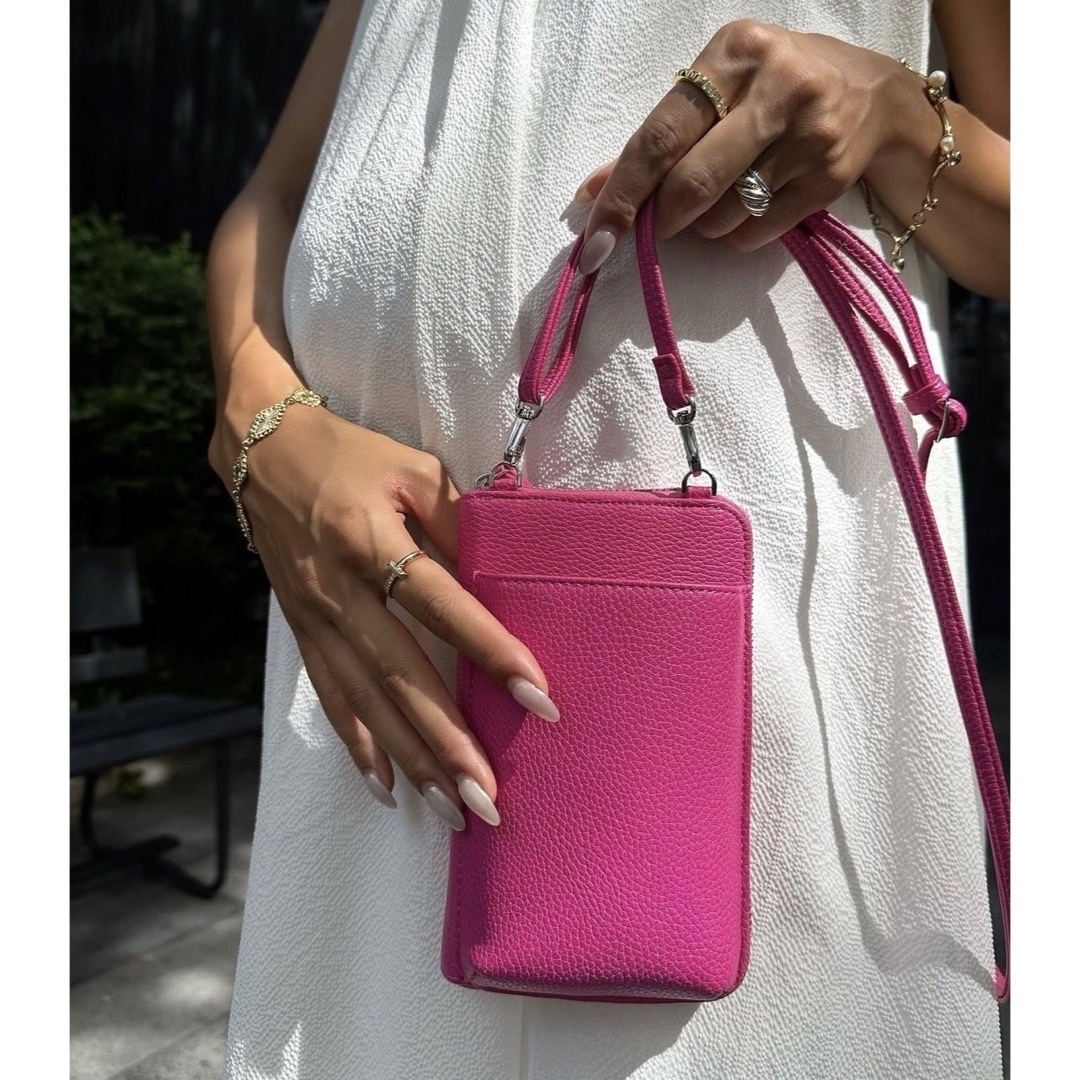 ピンク 新品 BINKY マルチショルダー バッグ BAG 木佐貫まや テラハ レディースのバッグ(ショルダーバッグ)の商品写真