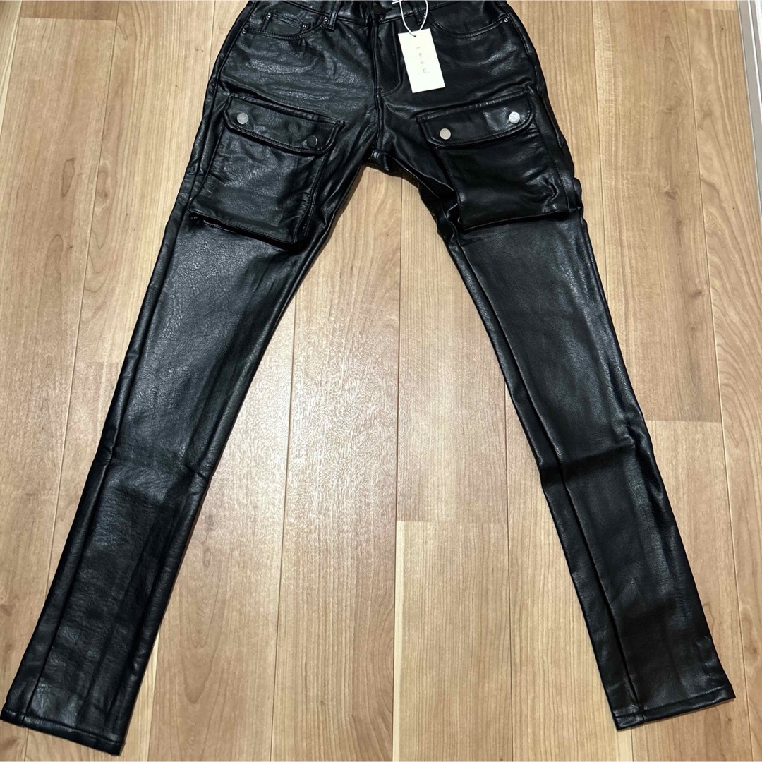 mnml - レザーカーゴパンツ【新品未使用】mnml 30 黒の通販 by