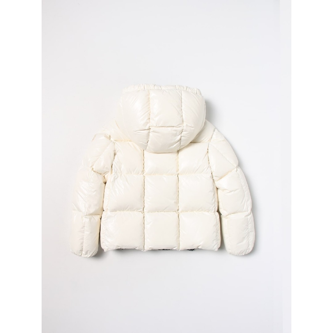 MONCLER(モンクレール)の23-24AW 新作⭐MONCLER  ショートダウン　ホワイト 14A レディースのジャケット/アウター(ダウンジャケット)の商品写真