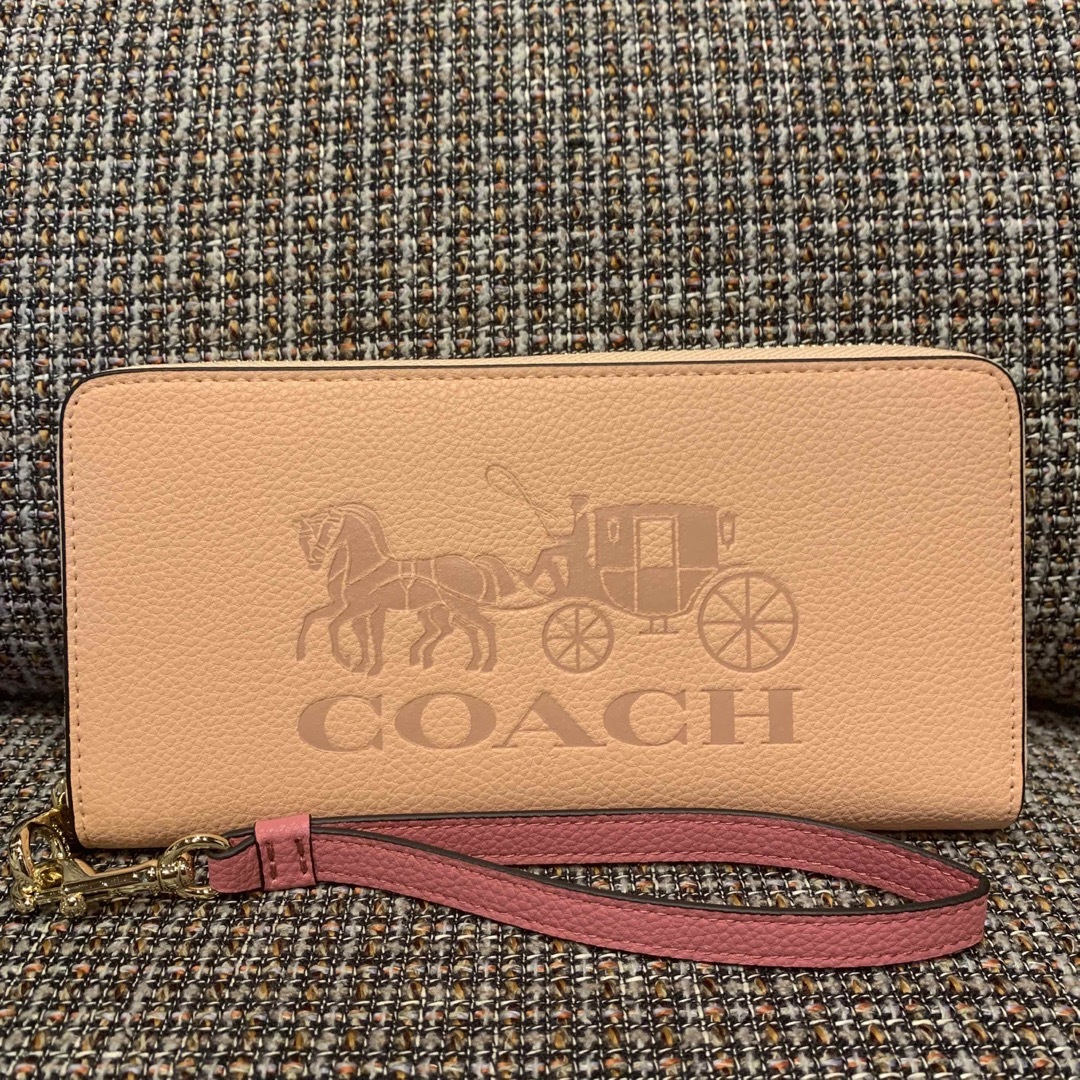 COACH(コーチ)の5889  コーチ　長財布　薄いピンク　コーチ　馬車 レディースのファッション小物(財布)の商品写真