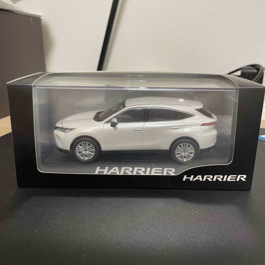 かわいい！ TOYOTA HARRIER トヨタ ハリアー ミニカー 1/30 非売品