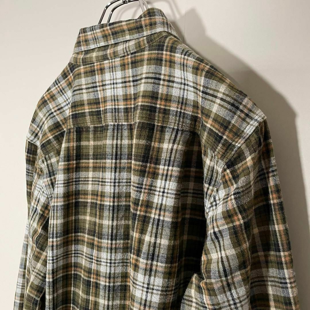 【人気カラー】carhartt 長袖ネルシャツ古着 ロゴ刺繍 チェック柄サイズM