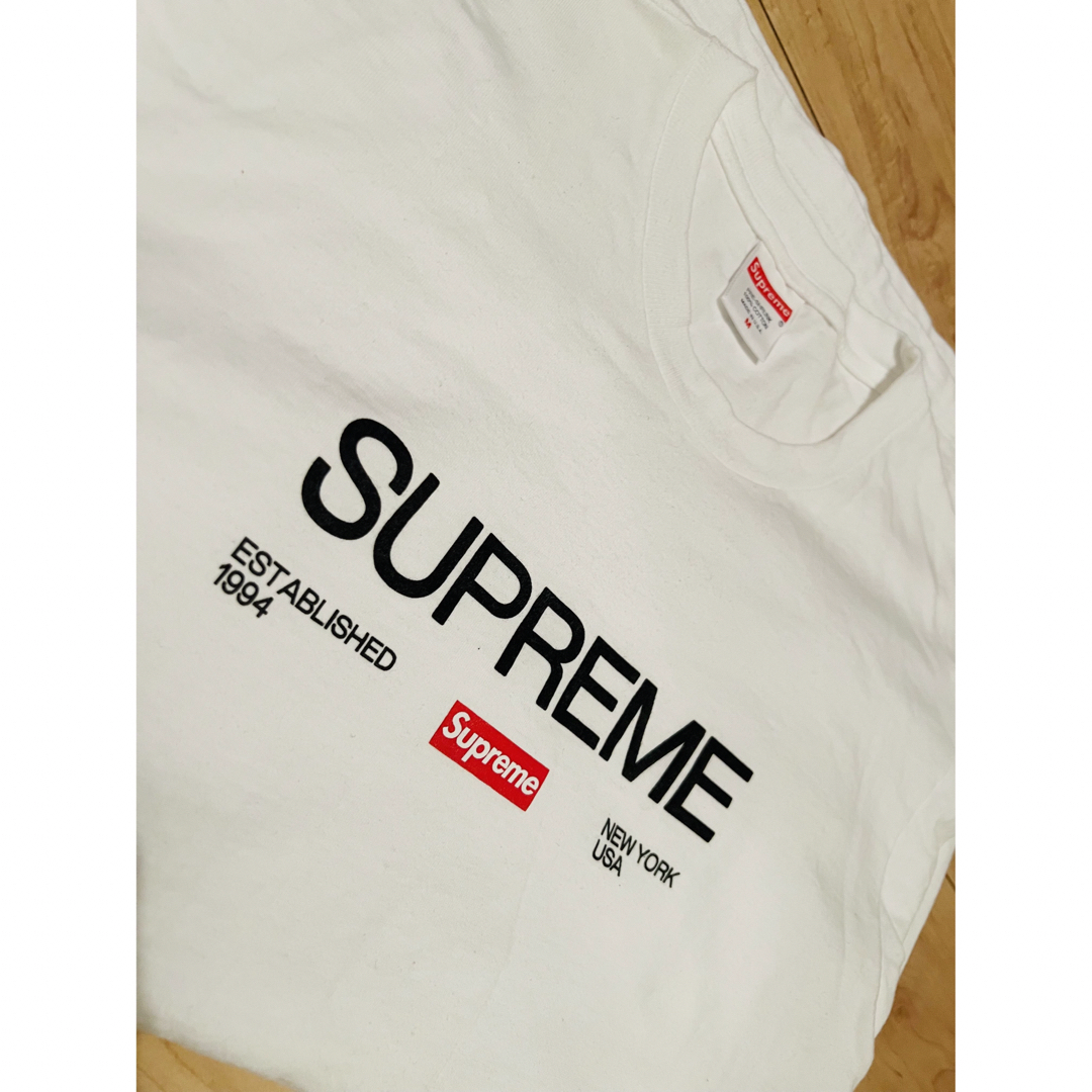 Supreme(シュプリーム)の【Supreme Est. 1994 Tee BOX LOGO】 メンズのトップス(Tシャツ/カットソー(半袖/袖なし))の商品写真