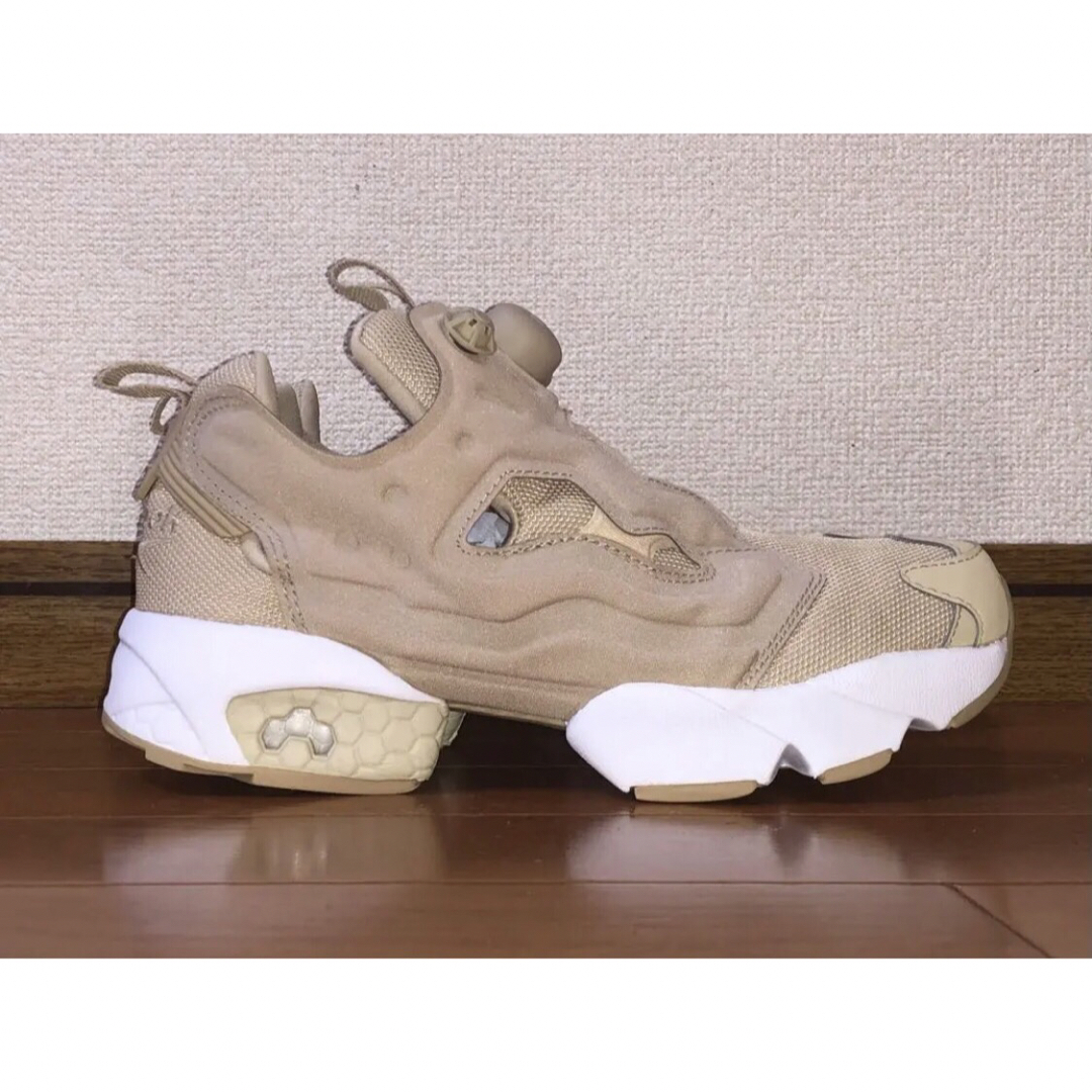 Reebok(リーボック)の23.5cm 良品 REEBOK INSTA PUMP FURY OG ベージュ レディースの靴/シューズ(スニーカー)の商品写真