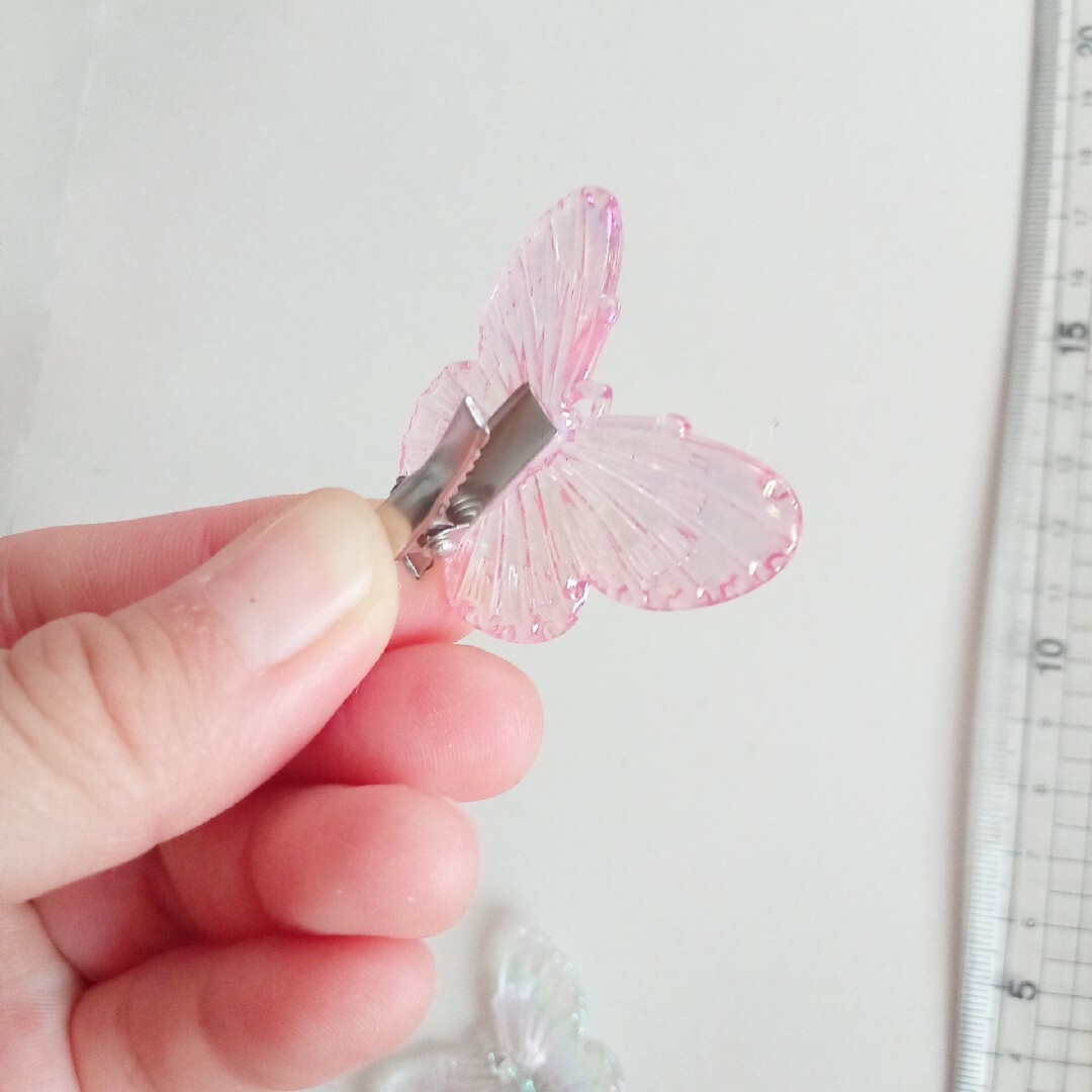 ピンク蝶々ヘアクリップ