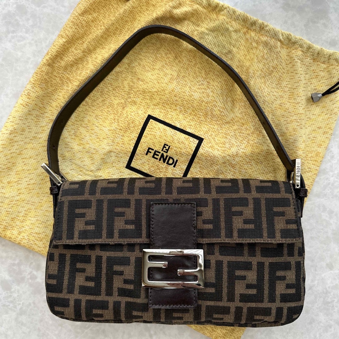 極美品 FENDI フェンディ マンマバケット  ズッカ柄