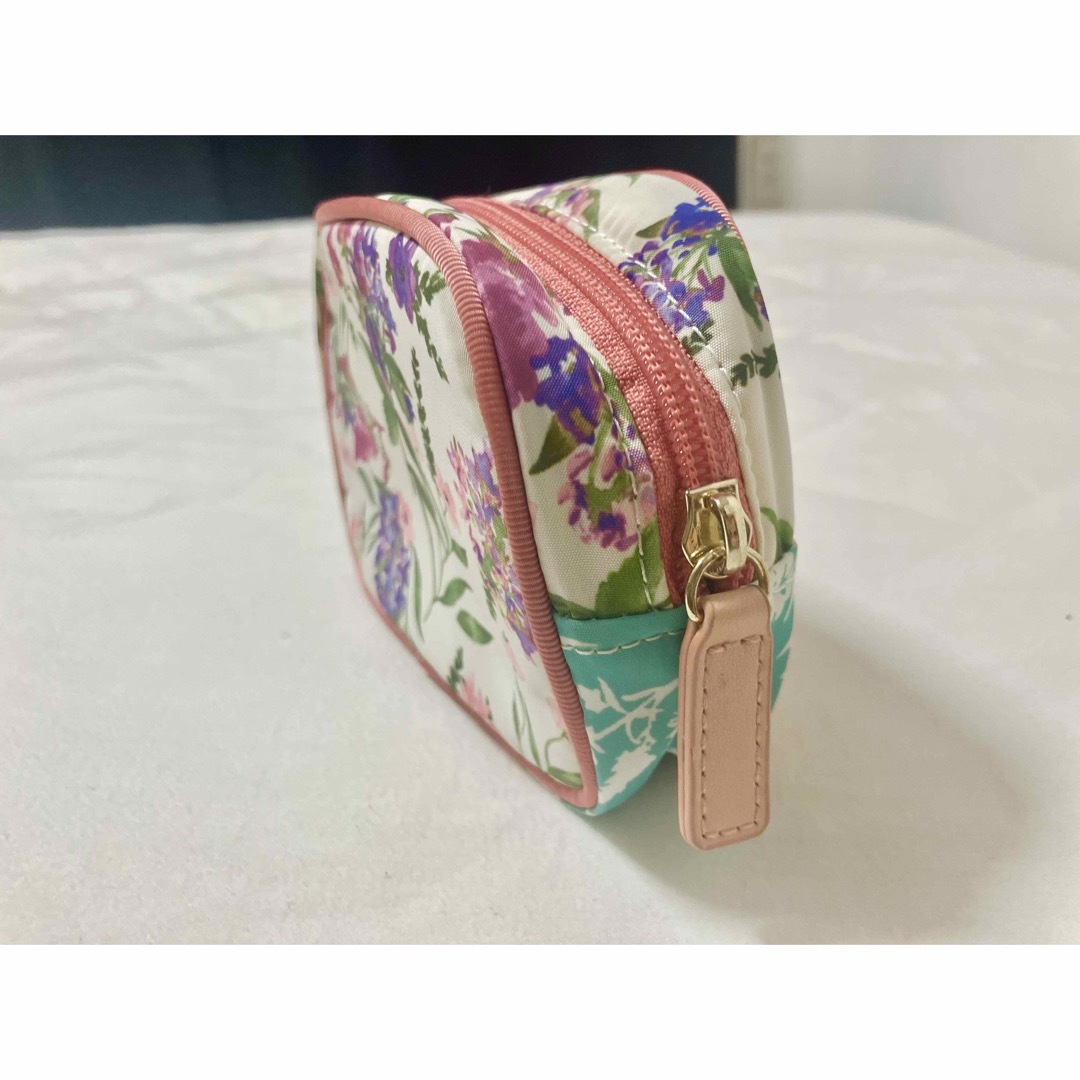 TOCCA(トッカ)のトッカ（TOCCA）  ＧＡＲＤＥＮ　ＧＩＲＬ　ＰＯＵＣＨ　ポーチ レディースのファッション小物(ポーチ)の商品写真