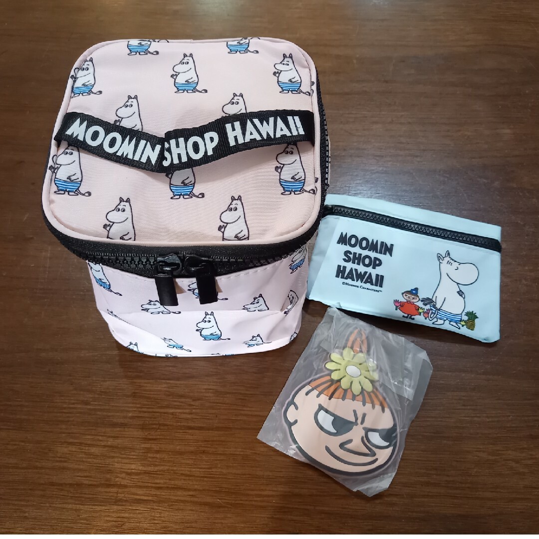 MOOMIN(ムーミン)の【未使用】ムーミンショップ ハワイ 3点セット レディースのファッション小物(ポーチ)の商品写真