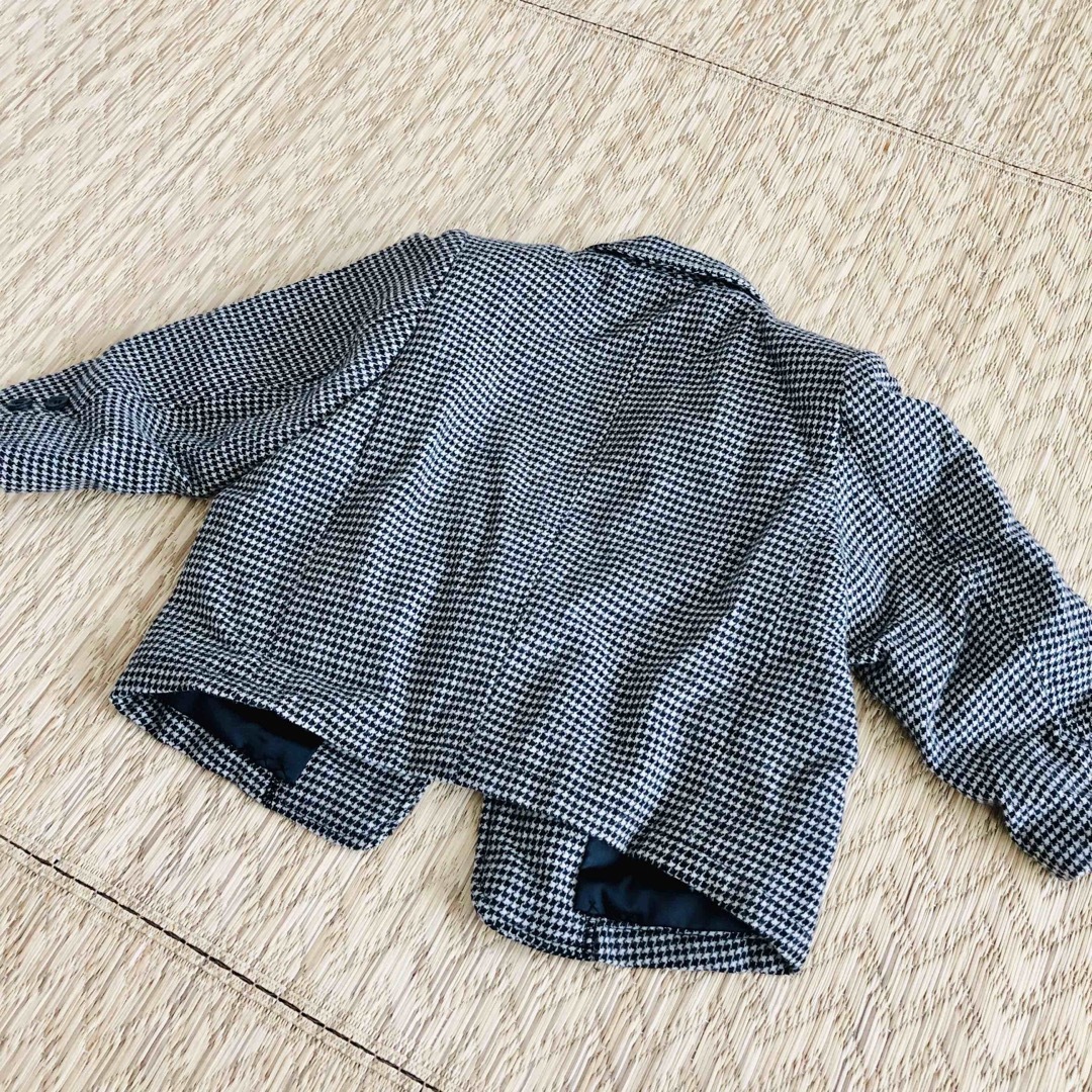 BeBe(ベベ)の千鳥柄ジャケット 90cm bebe キッズ/ベビー/マタニティのキッズ服女の子用(90cm~)(ジャケット/上着)の商品写真