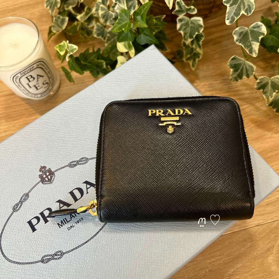 美品✨】PRADA サフィアーノレザー 二つ折り財布 ラウンドジップ