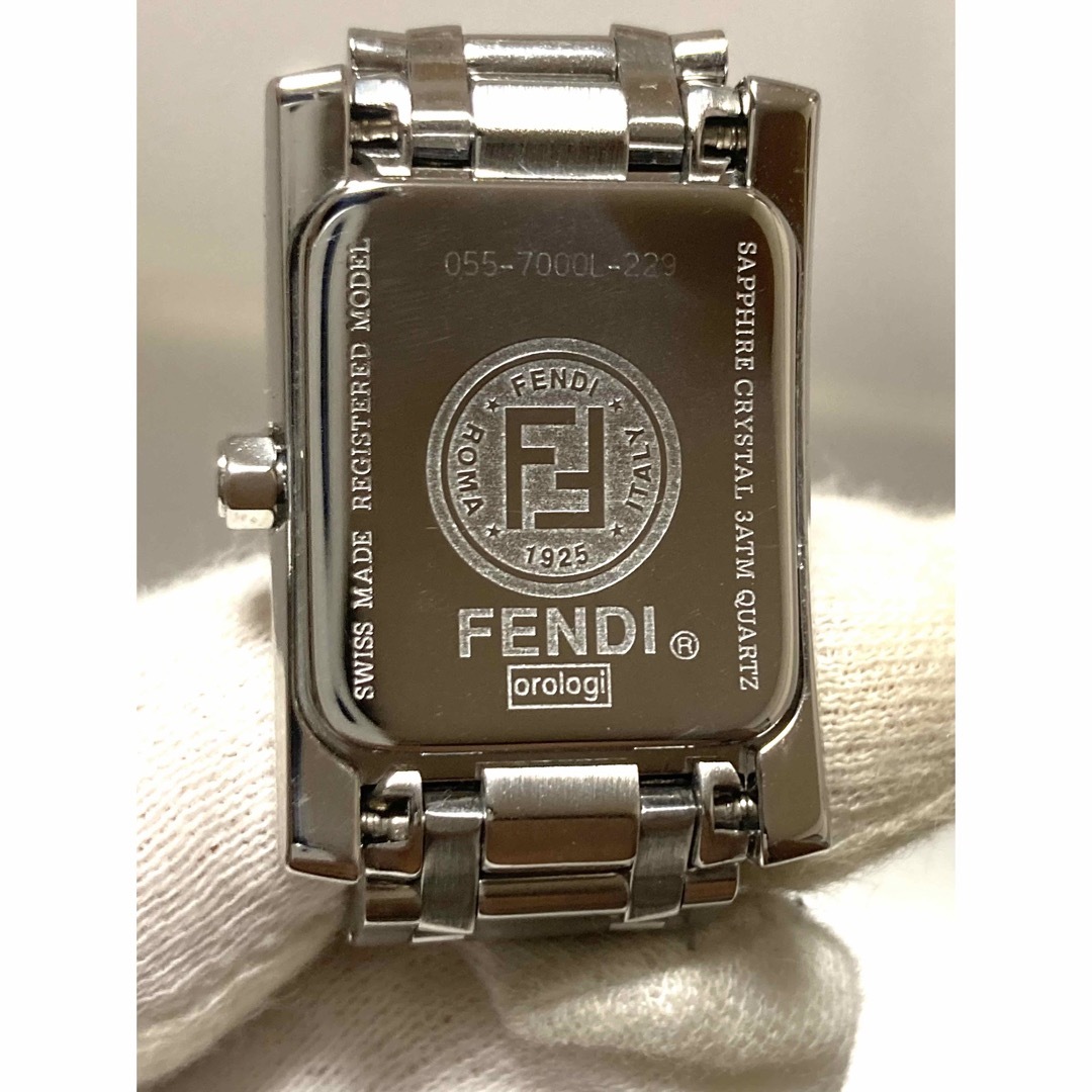 超美品！ FENDI フェンディ 12pダイヤ付き 電池新品 レディース腕時計